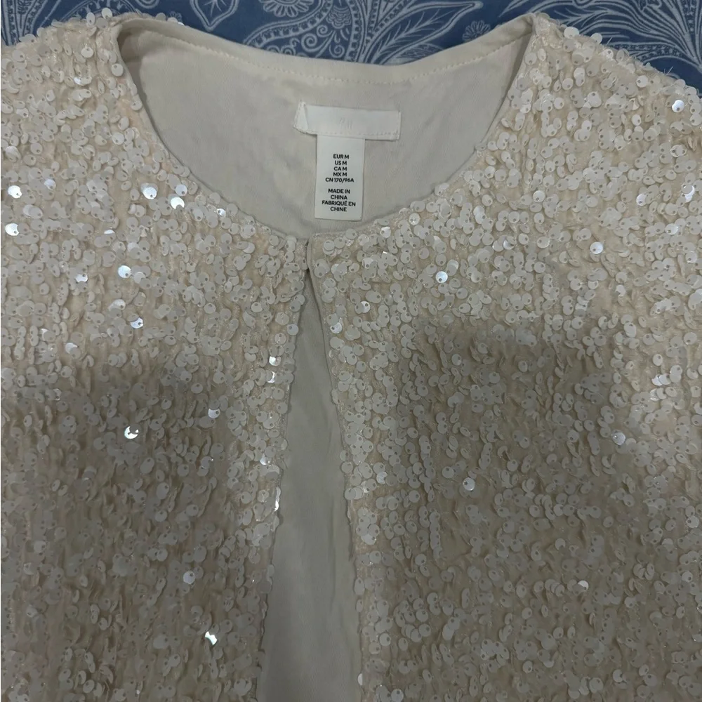 Size Medium Sequined Top - Picture 5 of 6